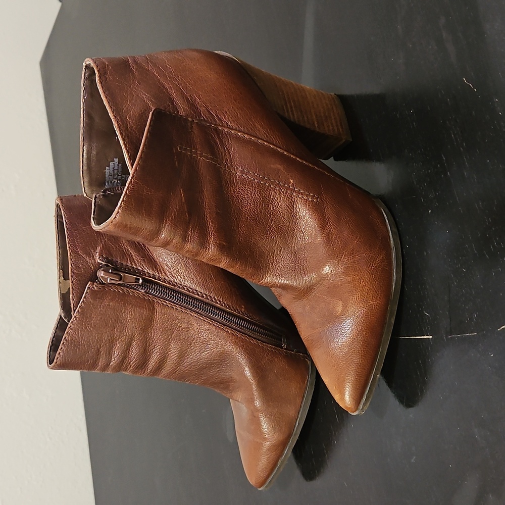 Guess Leather Boots Size 7